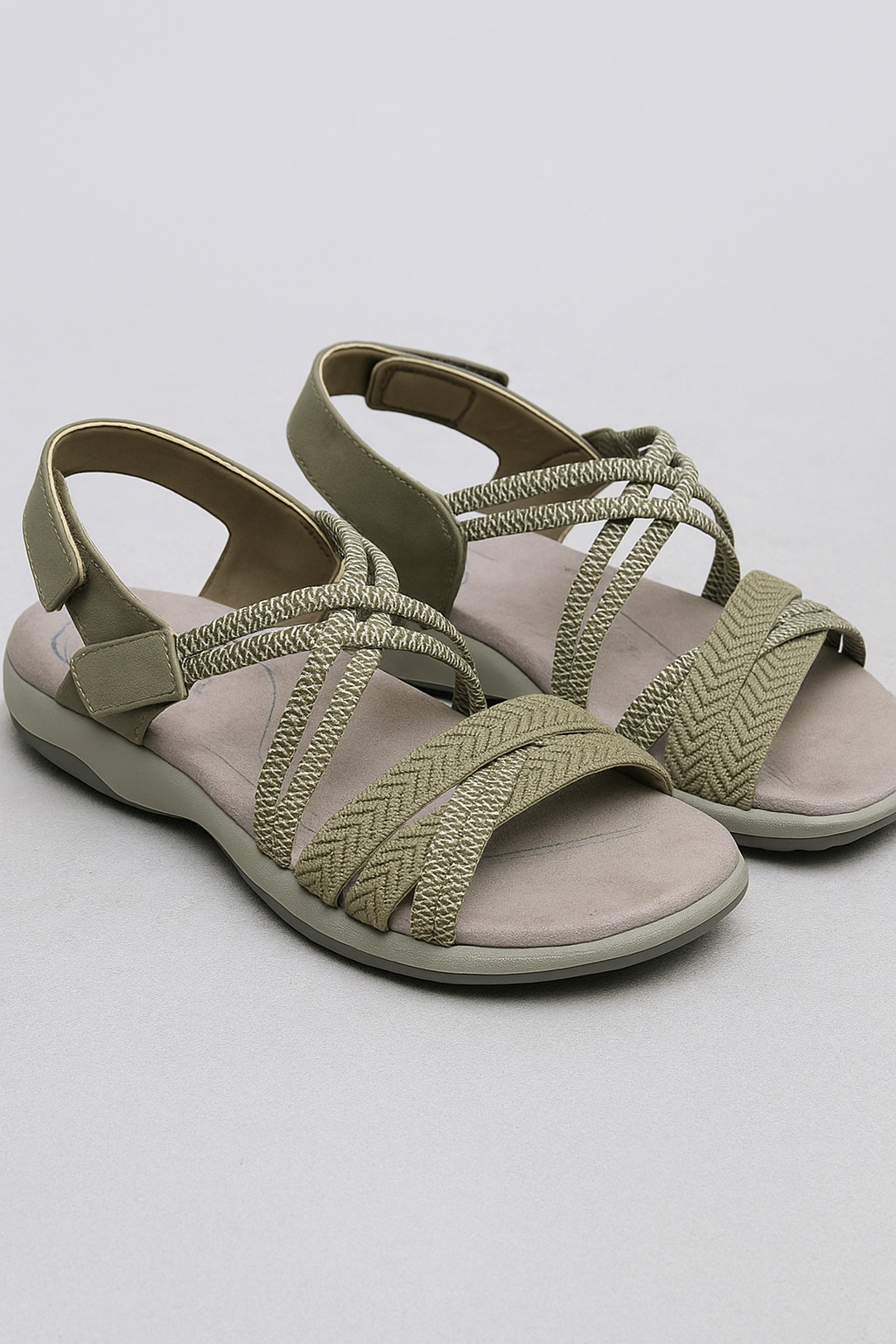 Corinne | Lässige Outdoor-Wandersandalen für Damen mit verstellbaren Riemen