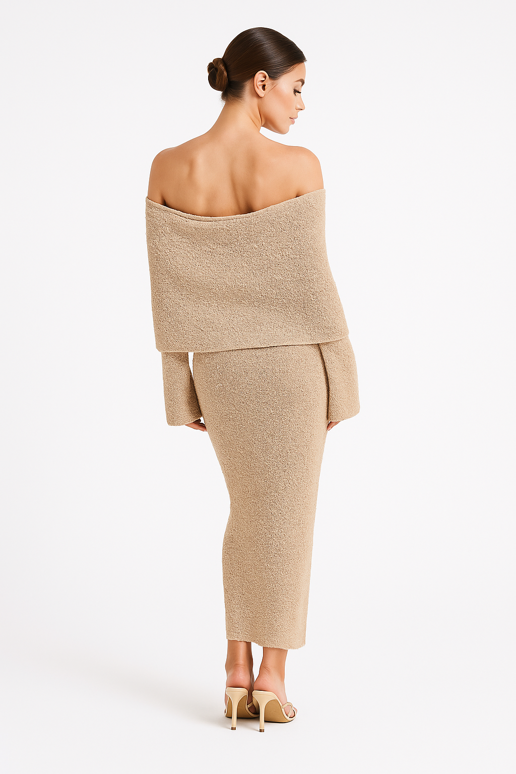 Bridget | Schulterfreies Bouclé-Strick-Midikleid in Taupe