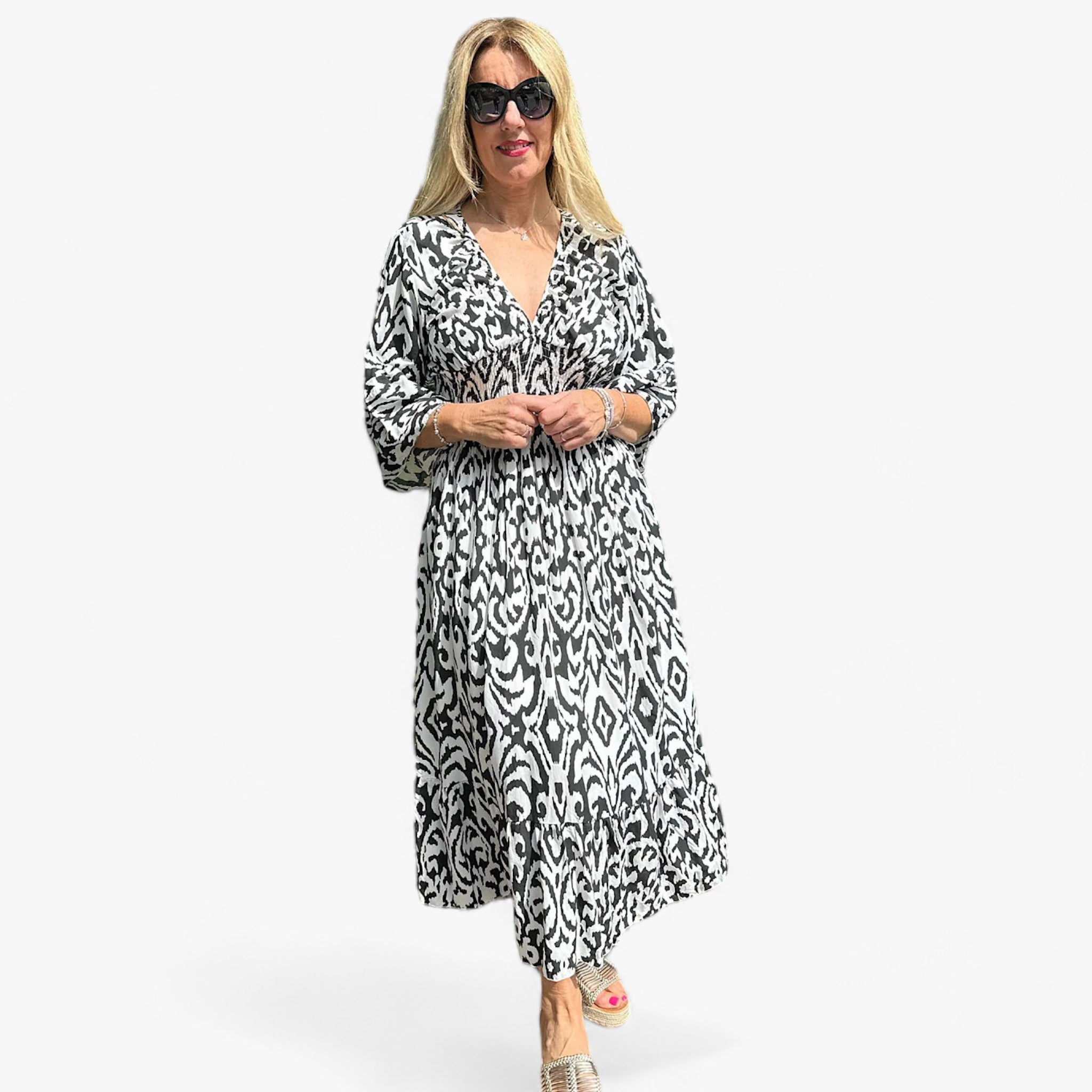 Großes Florales V-Ausschnitt-Kleid - Perfekt für Strandurlaube - - Großes Florales V-Ausschnitt-Kleid - Perfekt für Strandurlaube - €25 - Concept Frankfurt