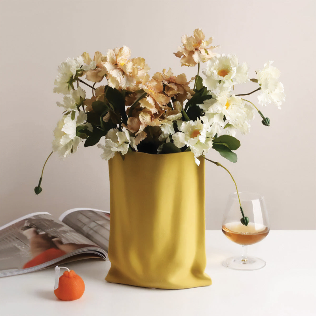 Geschmückter Blumenstrauß mit Rand | Zeitgenössische Dekoration, perfekt für alle Räume