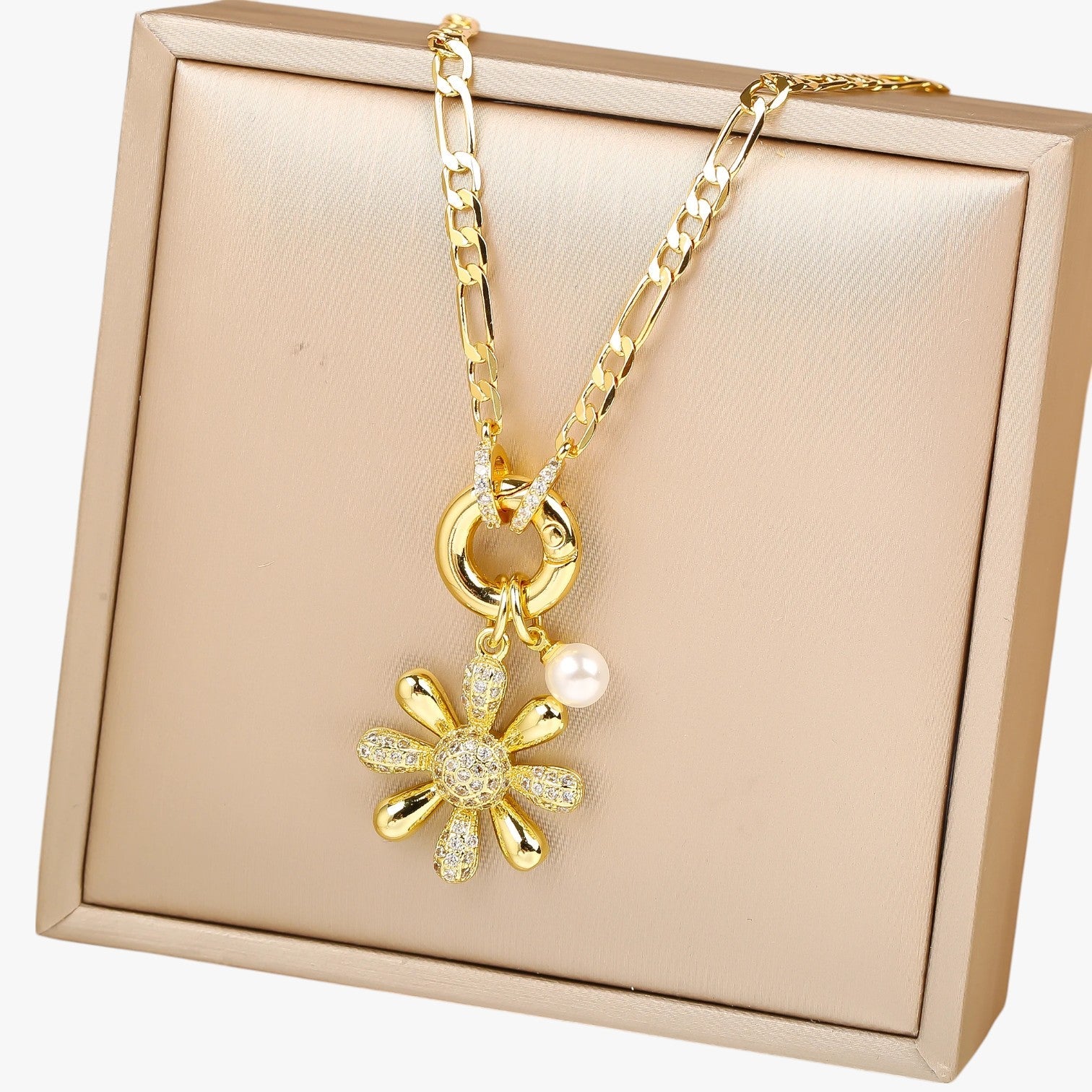 Sunny | Halskette mit Saphirblüte und glamourösen Zirkonia