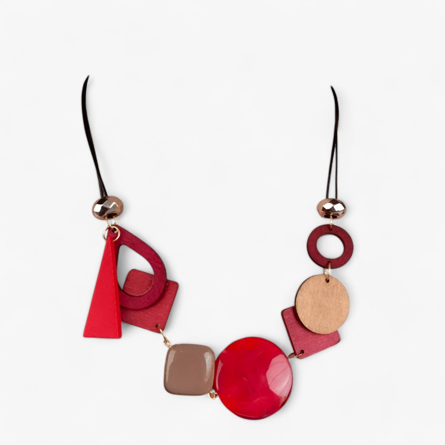 Vintage Geometrische Anhänger Halskette – Handgefertigte Ethnische Eleganz - Rot - Vintage Geometrische Anhänger Halskette – Handgefertigte Ethnische Eleganz - €25 - Concept Neurenberg