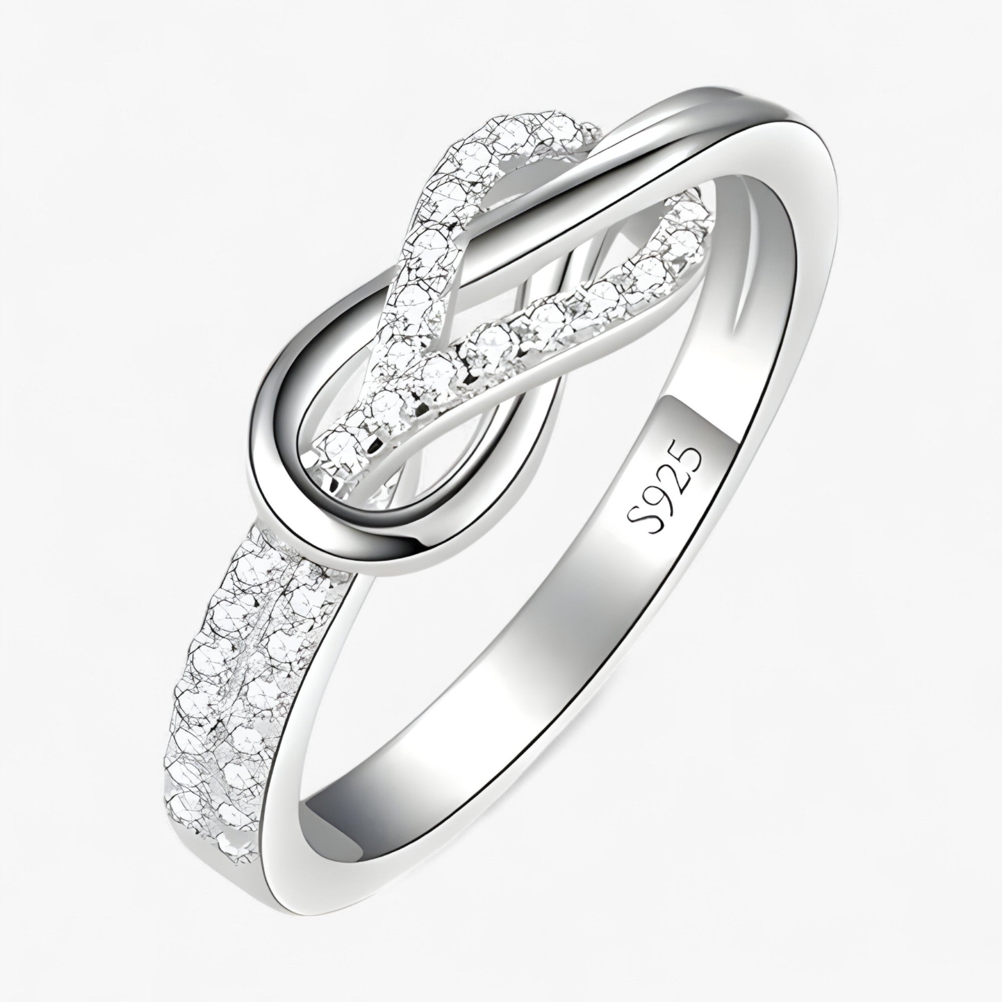 Stina | Unendlichkeit-Knoten Ring – Zeitlose Eleganz in Sterlingsilber