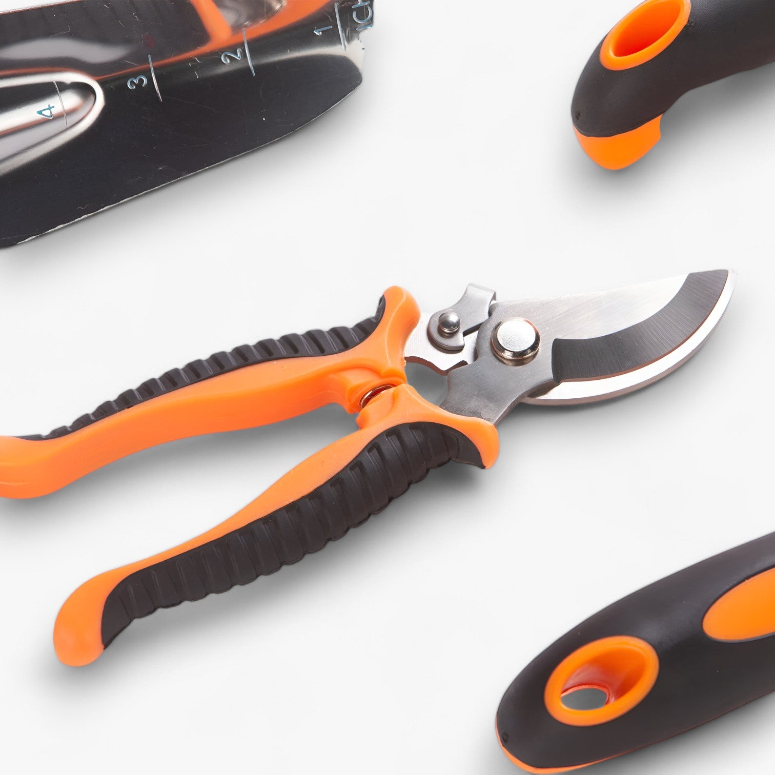 Schweres Gartenwerkzeug-Set mit rutschfestem Griff - - Schweres Gartenwerkzeug-Set mit rutschfestem Griff - €25 - Concept Neurenberg
