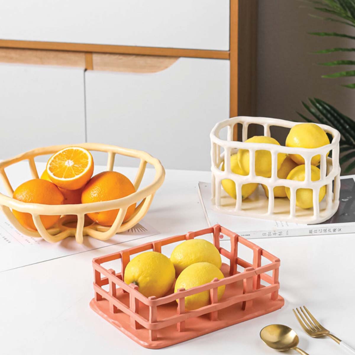 Resin Obstschale | Skulpturiertes Tablett - Stilvoll & Funktional - - Resin Obstschale | Skulpturiertes Tablett - Stilvoll & Funktional - € - Concept Frankfurt