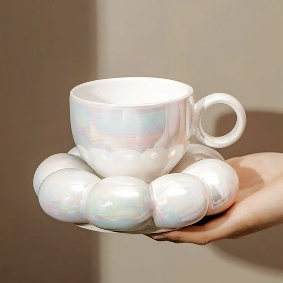 Sonnenblumentasse | Schönes Blumendesign für den Morgenkaffee - Schimmernd - Sonnenblumentasse | Schönes Blumendesign für den Morgenkaffee - € - Concept Frankfurt