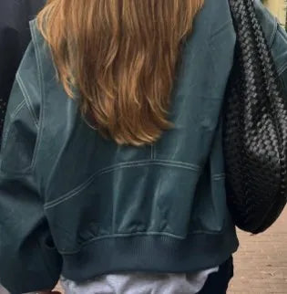 Schicke Damen-Kunstlederjacke - Grün - Schicke Damen-Kunstlederjacke - €25 - Concept Neurenberg