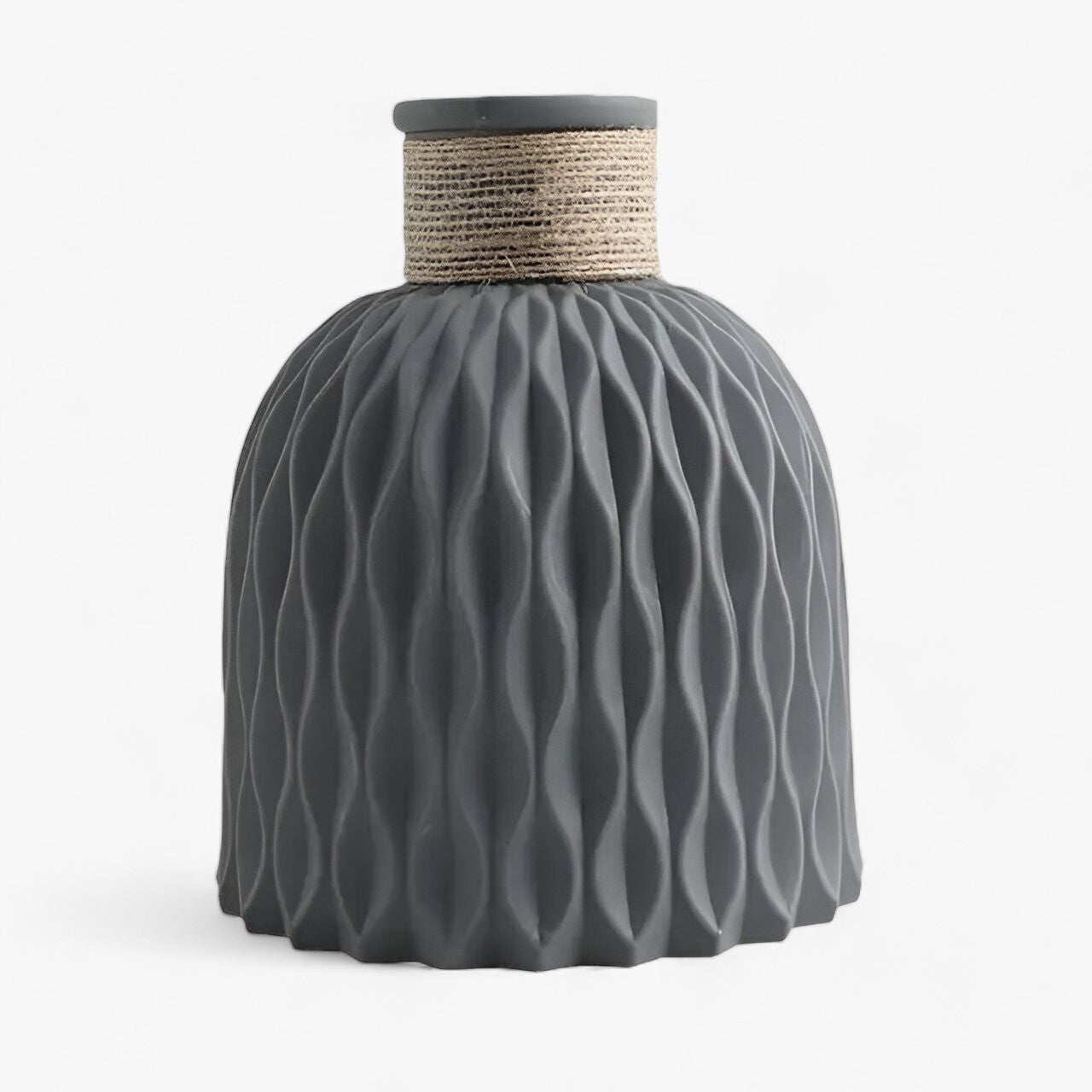 Wavecrest | Kunststoffvase - Ein stilvolles Highlight für Ihr Zuhause - dunkelgrau - Wavecrest | Kunststoffvase - Ein stilvolles Highlight für Ihr Zuhause- €25 - Concept Frankfurt