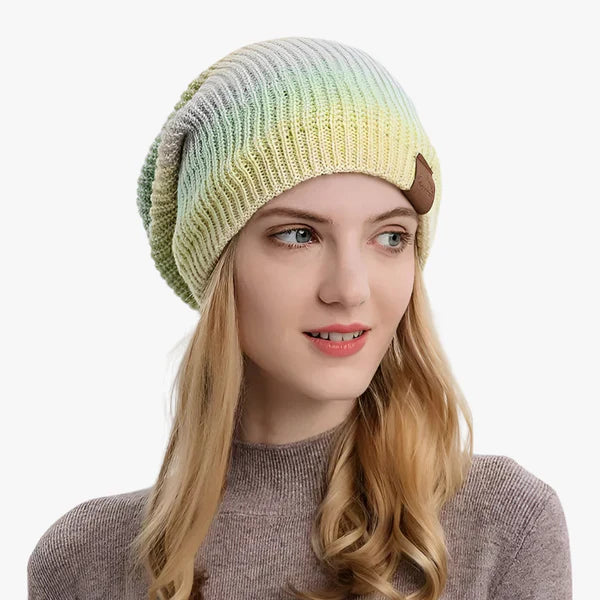 Bunte Plüschstrickmütze - Gemütlich und Modisch - - Bunte Plüschstrickmütze - Gemütlich und Modisch - €25 - Concept Frankfurt