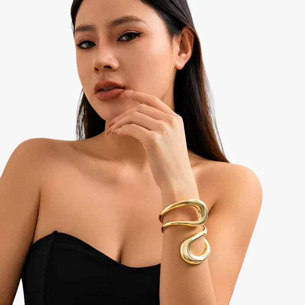 Metall-Feder-Manschettenarmband - Leicht und Elegant - - Metall-Feder-Manschettenarmband - Leicht und Elegant - €25 - Concept Frankfurt
