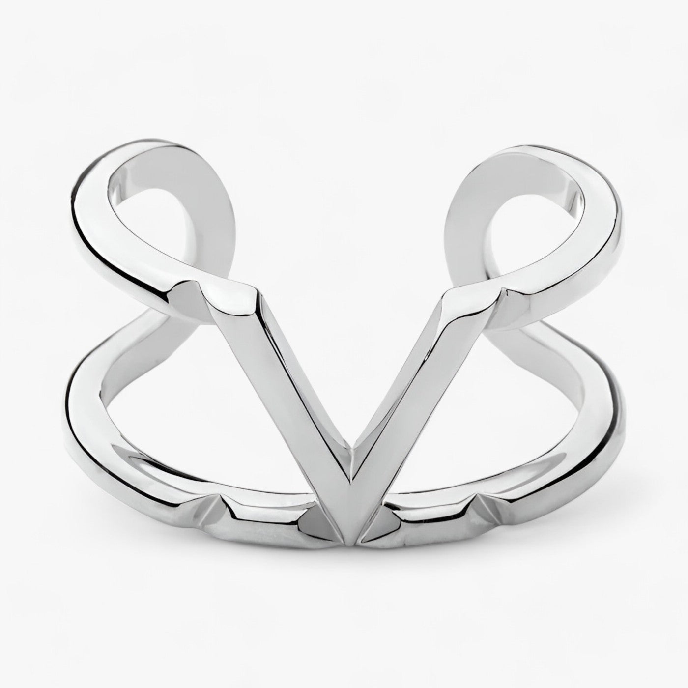 Minimalistisches Hohles "V"-Armband - Schlanker und Vielseitiger Stil - Silberfarbe - Minimalistisches Hohles "V"-Armband - Schlanker und Vielseitiger Stil - €25 - Concept Frankfurt