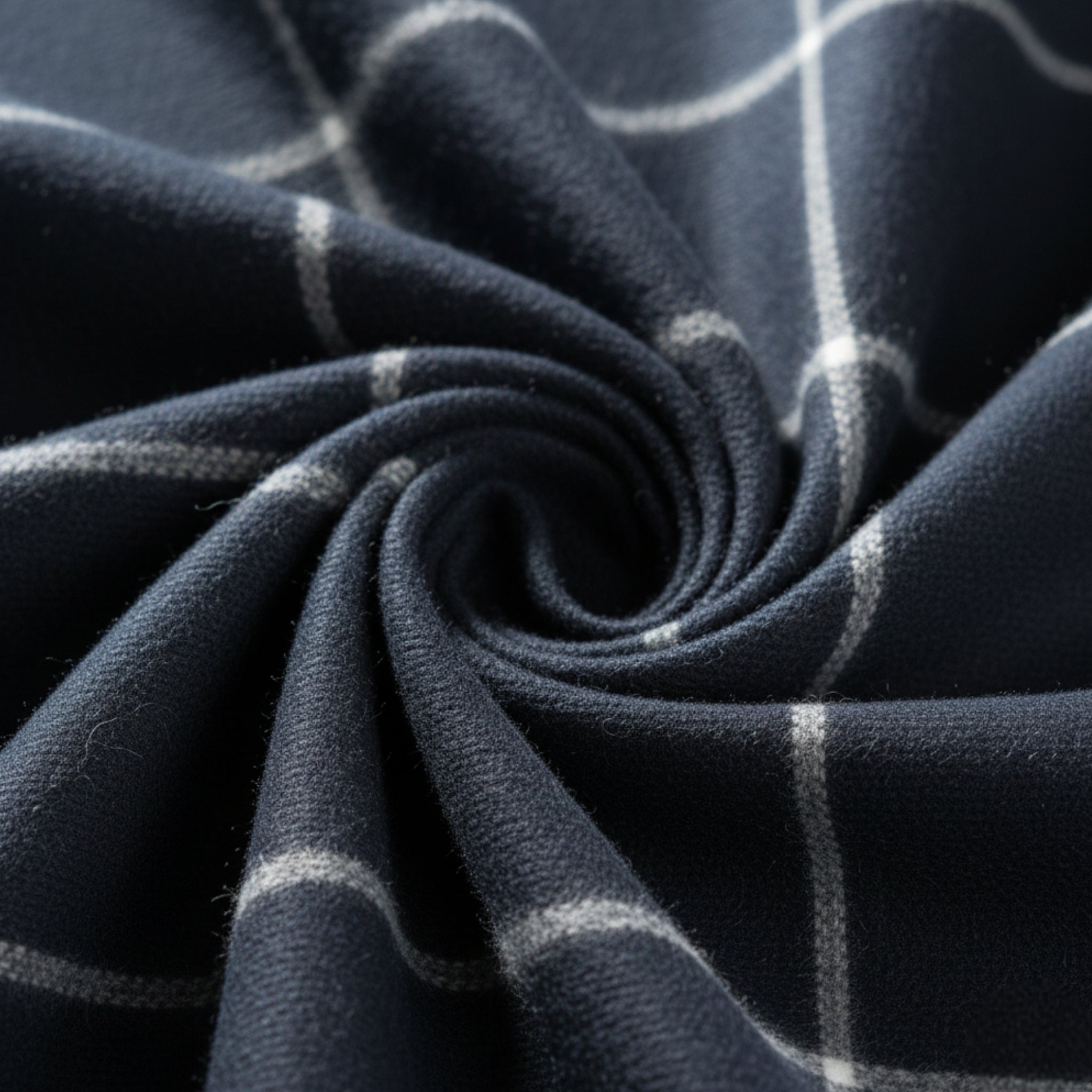 Felix | Winterlicher Herrenstrickschal im Karo-Design