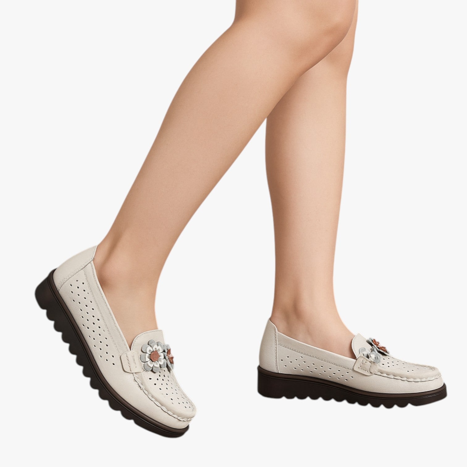 Annie | Sommerschuhe aus Leder - Komfort und Frische mit eleganten BlumenDETAILS