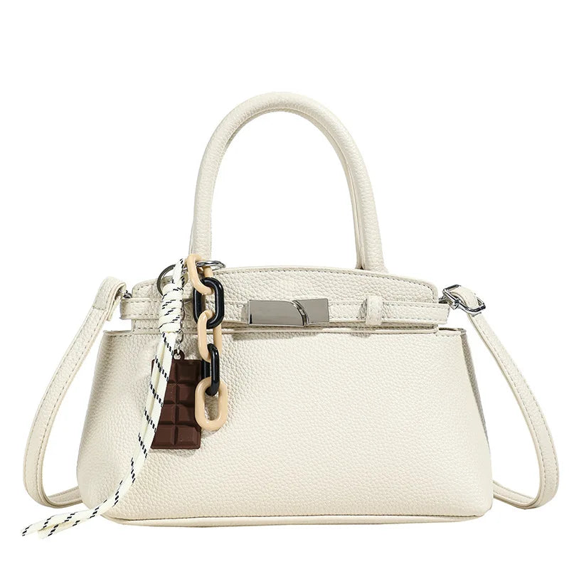 Deanna | Strahlt mit Eleganz: Luxuriöse Muscheltasche für unvergessliche Abende