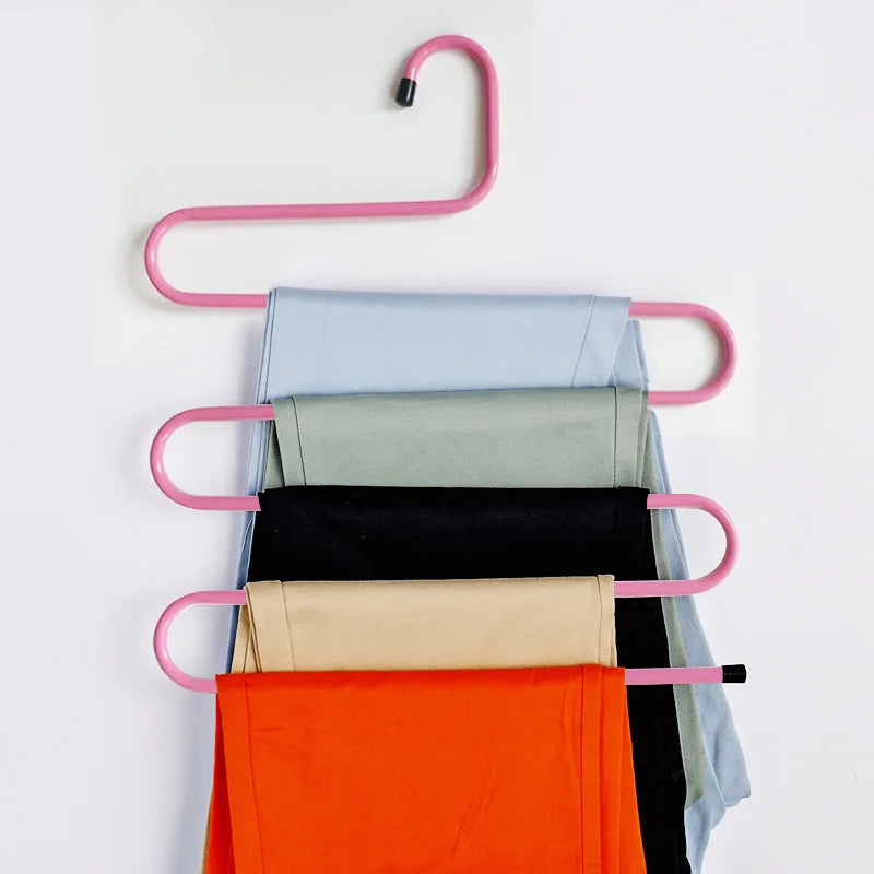 Hosenbügel | 5-lagiges S-förmiges Gestell - Platzsparend im Kleiderschrank - Rosa - Hosenbügel | 5-lagiges S-förmiges Gestell - Platzsparend im Kleiderschrank (1 +1 GRATUIT) - €25 - Concept Neurenberg