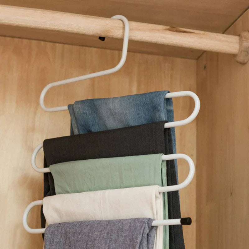 Hosenbügel | 5-lagiges S-förmiges Gestell - Platzsparend im Kleiderschrank - - Hosenbügel | 5-lagiges S-förmiges Gestell - Platzsparend im Kleiderschrank (1 +1 GRATUIT) - €25 - Concept Neurenberg