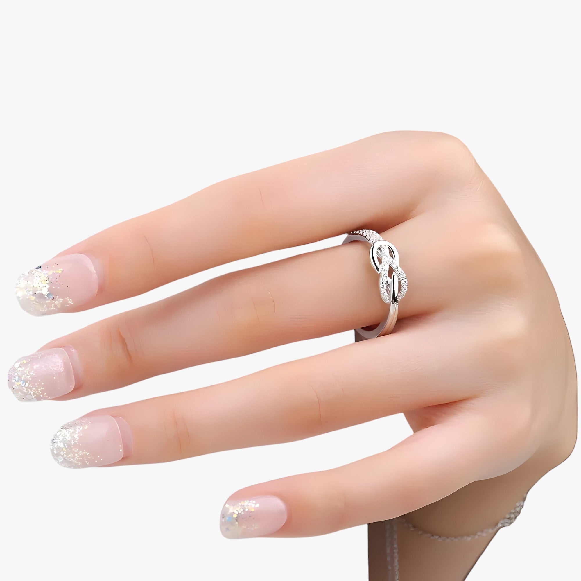 Stina | Unendlichkeit-Knoten Ring – Zeitlose Eleganz in Sterlingsilber
