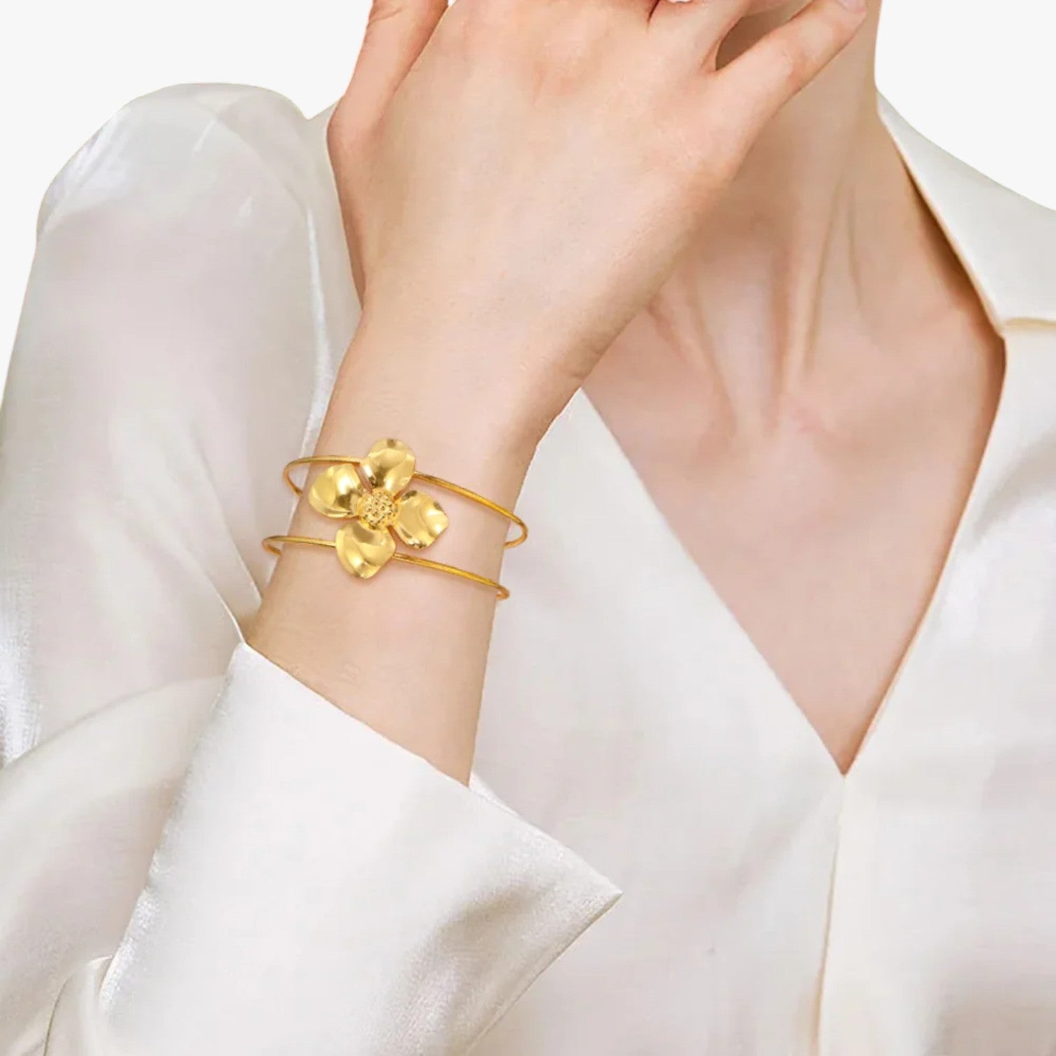 Vivian | Flora Gold Edelstahl Blumen Armreif, wasserdicht und elegant