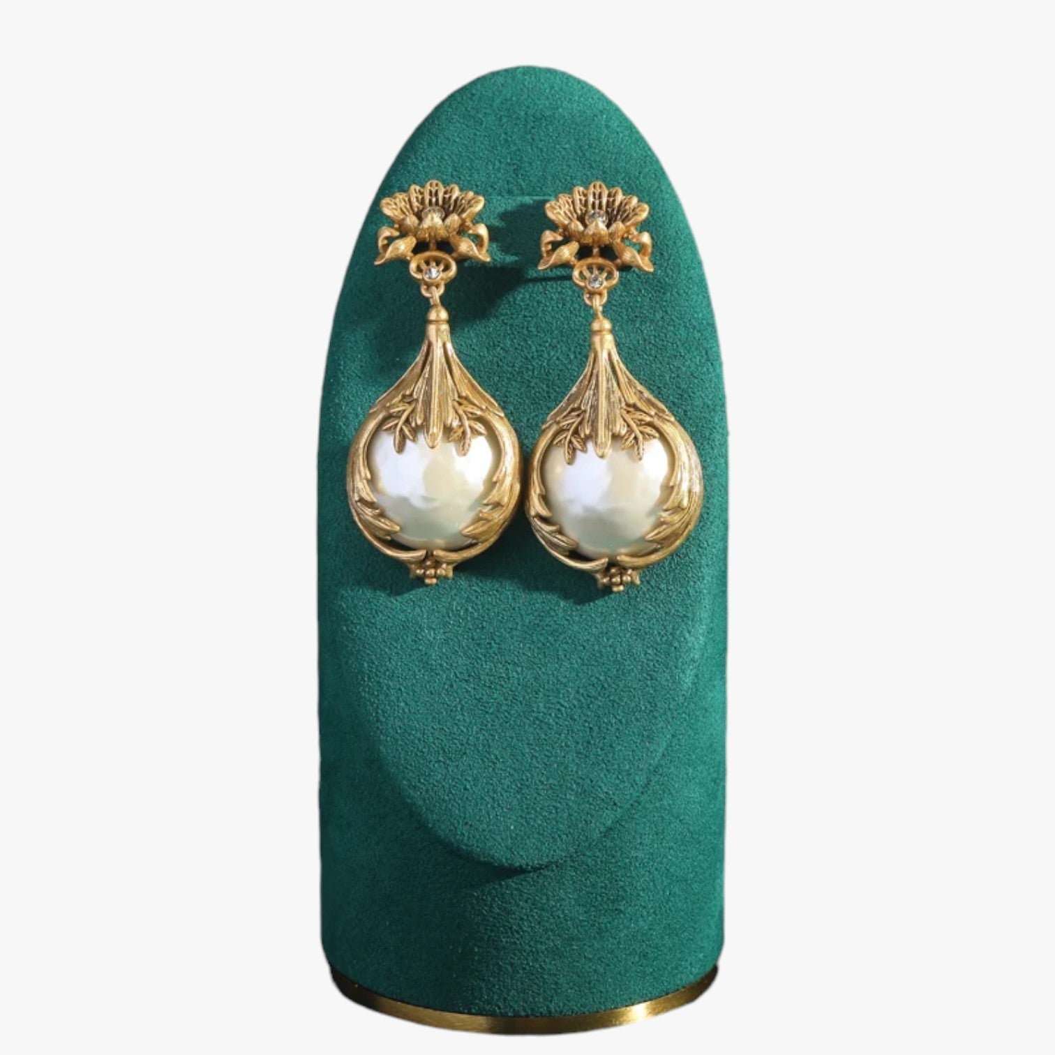 Zaria | Elegante Vintage-Ohrringe mit Perle und Blumenmustern in altgoldenem Stil
