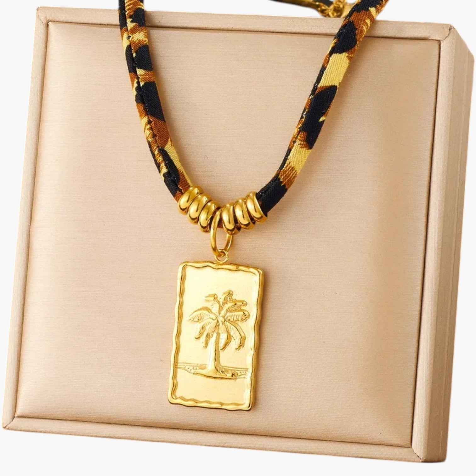Maggie | Leoparden Charm-Halskette mit Golddetails Einzigartiger Stil und Perfektes Geschenk