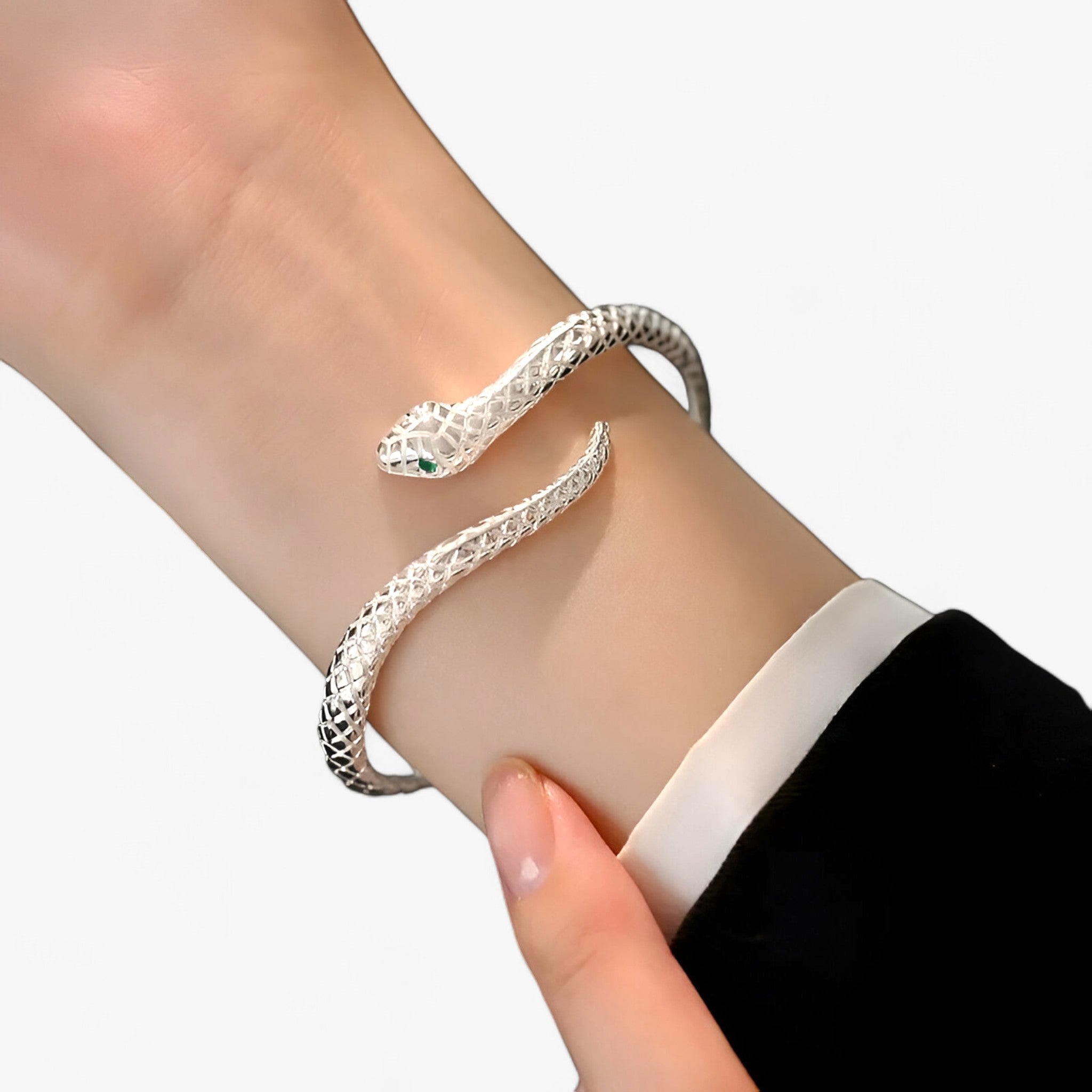 Schlangenarmband – Charm & elegantes Silber - - Schlangenarmband – Charm & elegantes Silber- €25 - Concept Frankfurt