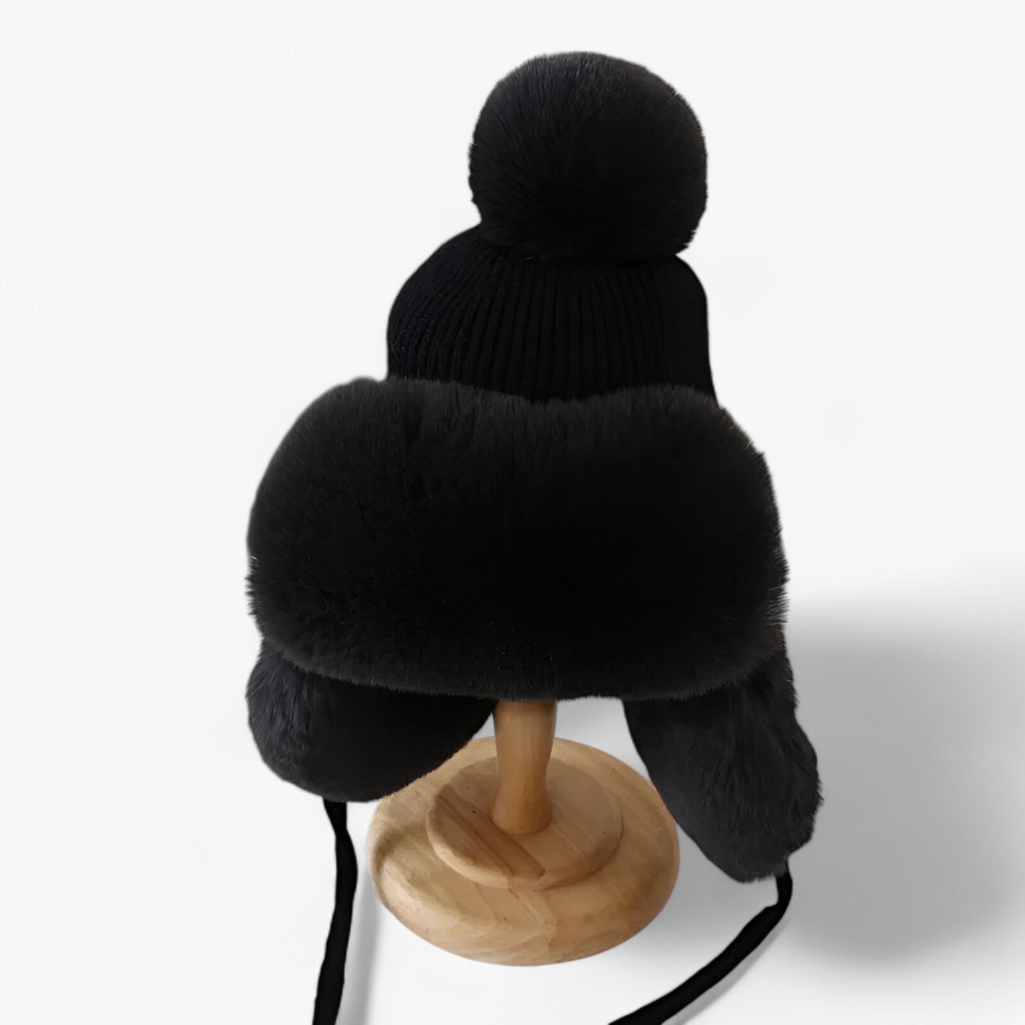 Fur Hat - Dicke Wärme mit eleganten Ohrenklappen - Schwarz Erwachsene - Fur Hat - Dicke Wärme mit eleganten Ohrenklappen - €25 - Concept Frankfurt