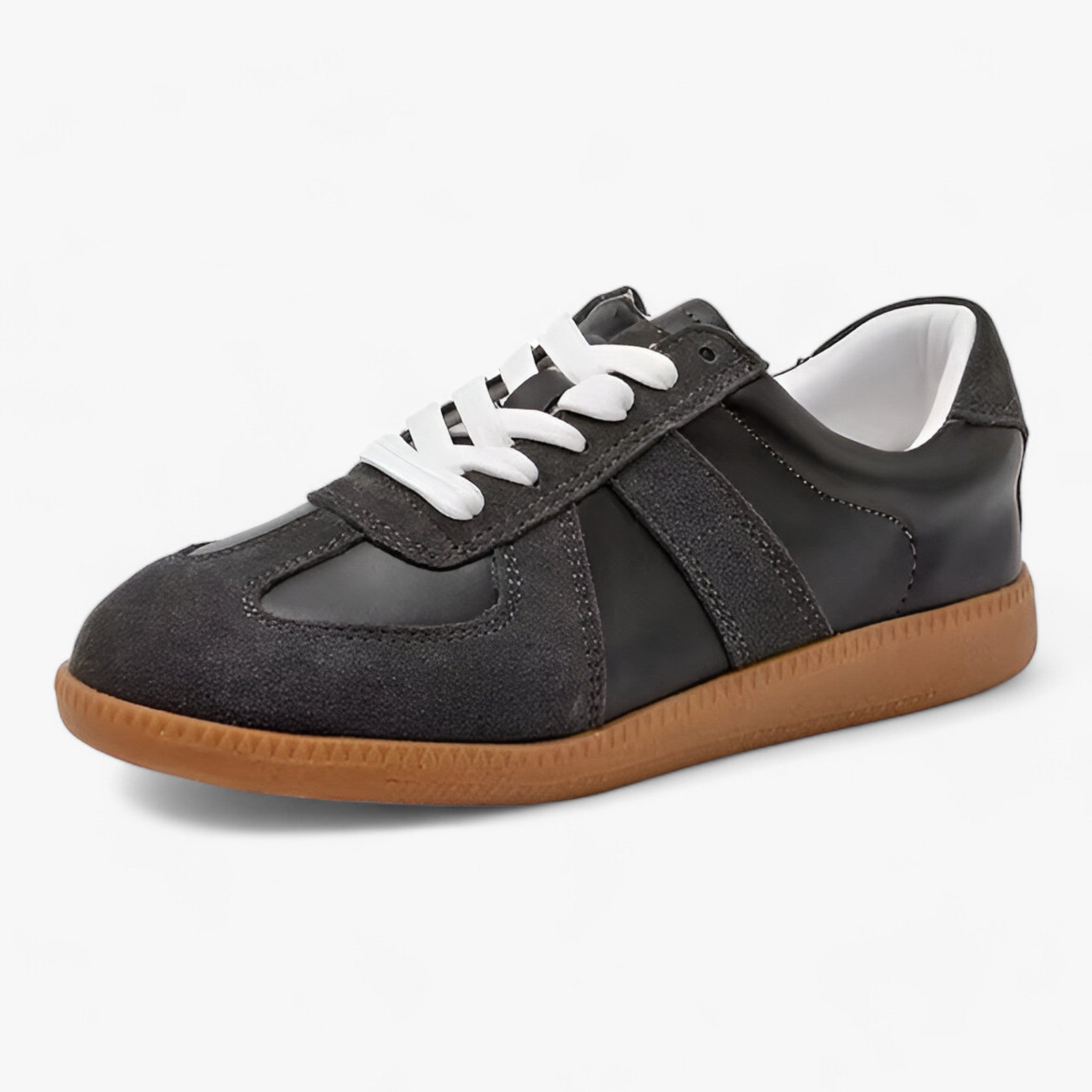 Echtleder-Sneaker – zeitloser Komfort - Schwarz - Echtleder-Sneaker – zeitloser Komfort - €25 - Concept Frankfurt