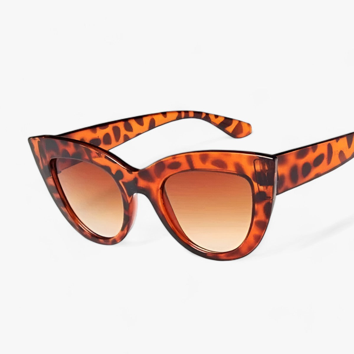 Cat-Eye Sonnenbrille - Zeitlos und Elegant - Leopard - Paulette | Cat-Eye Sonnenbrille - Zeitlos und Elegant - €25 - Concept Frankfurt