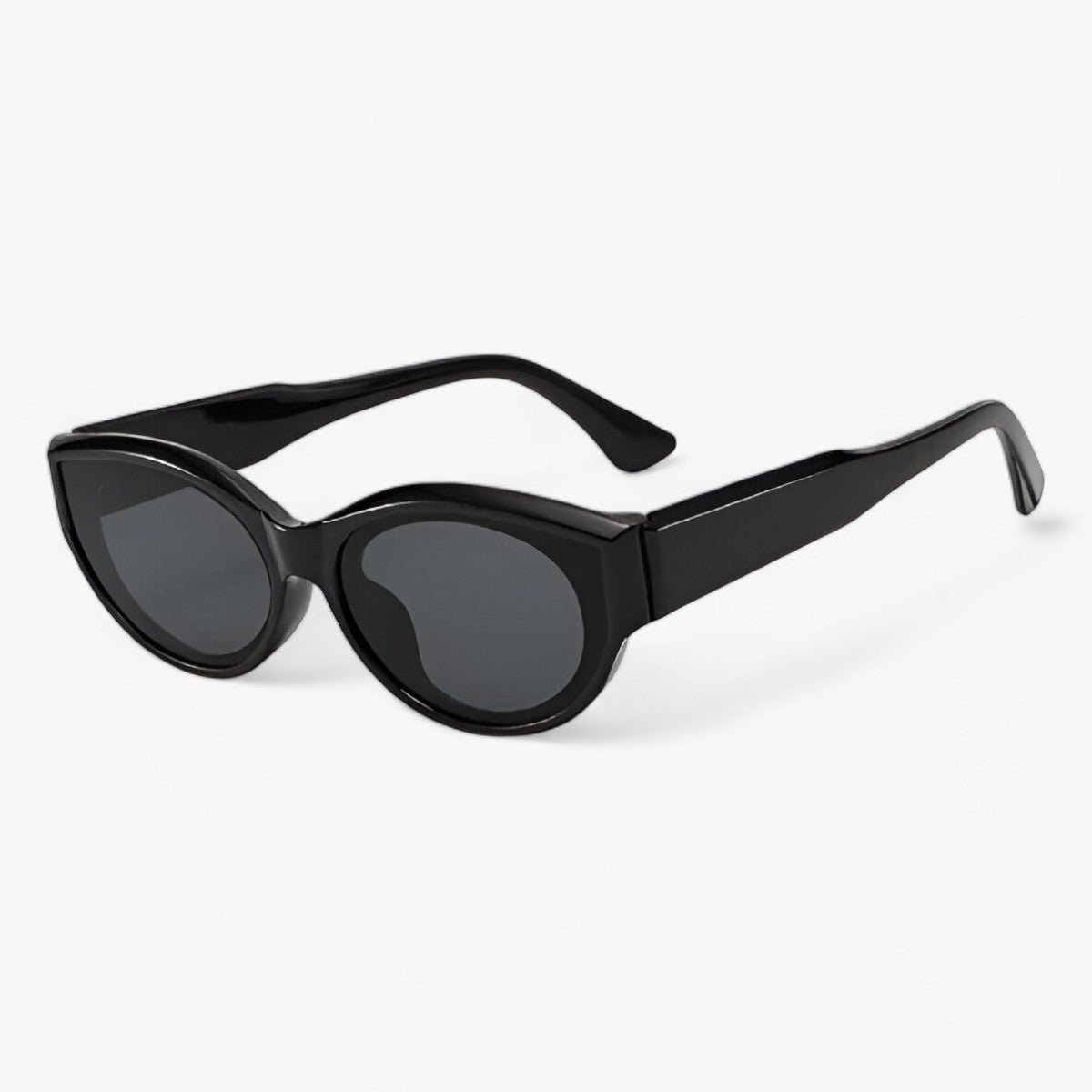 Cat-Eye Sonnenbrille mit Schwarzem Verlauf - Trendy und Raffiniert - - Katie | Cat-Eye Sonnenbrille mit Schwarzem Verlauf - Trendy und Raffiniert - €25 - Concept Frankfurt