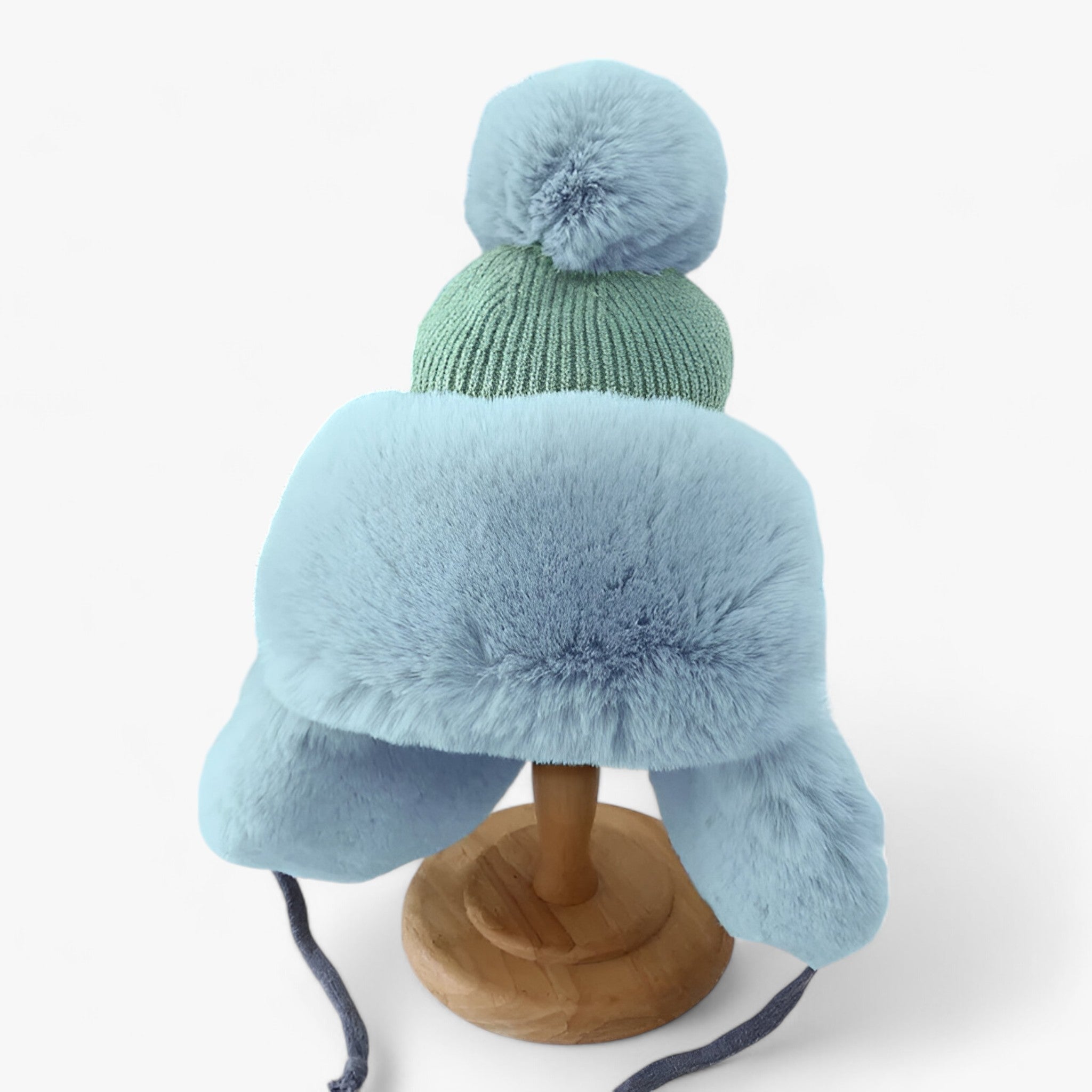 Fur Hat - Dicke Wärme mit eleganten Ohrenklappen - Blau Erwachsene - Fur Hat - Dicke Wärme mit eleganten Ohrenklappen - €25 - Concept Frankfurt