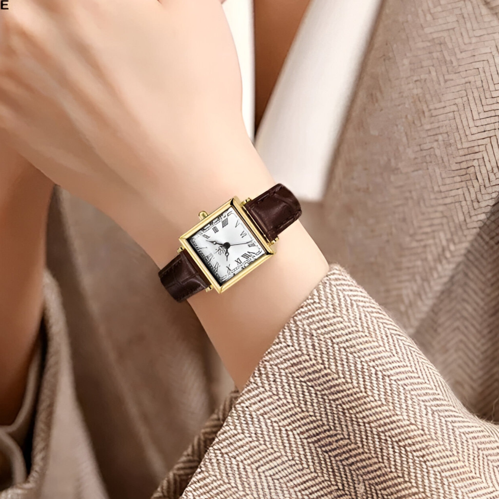 Charlotte | Quadratisches Damenarmbanduhr – wunderschön und elegant für besondere Anlässe