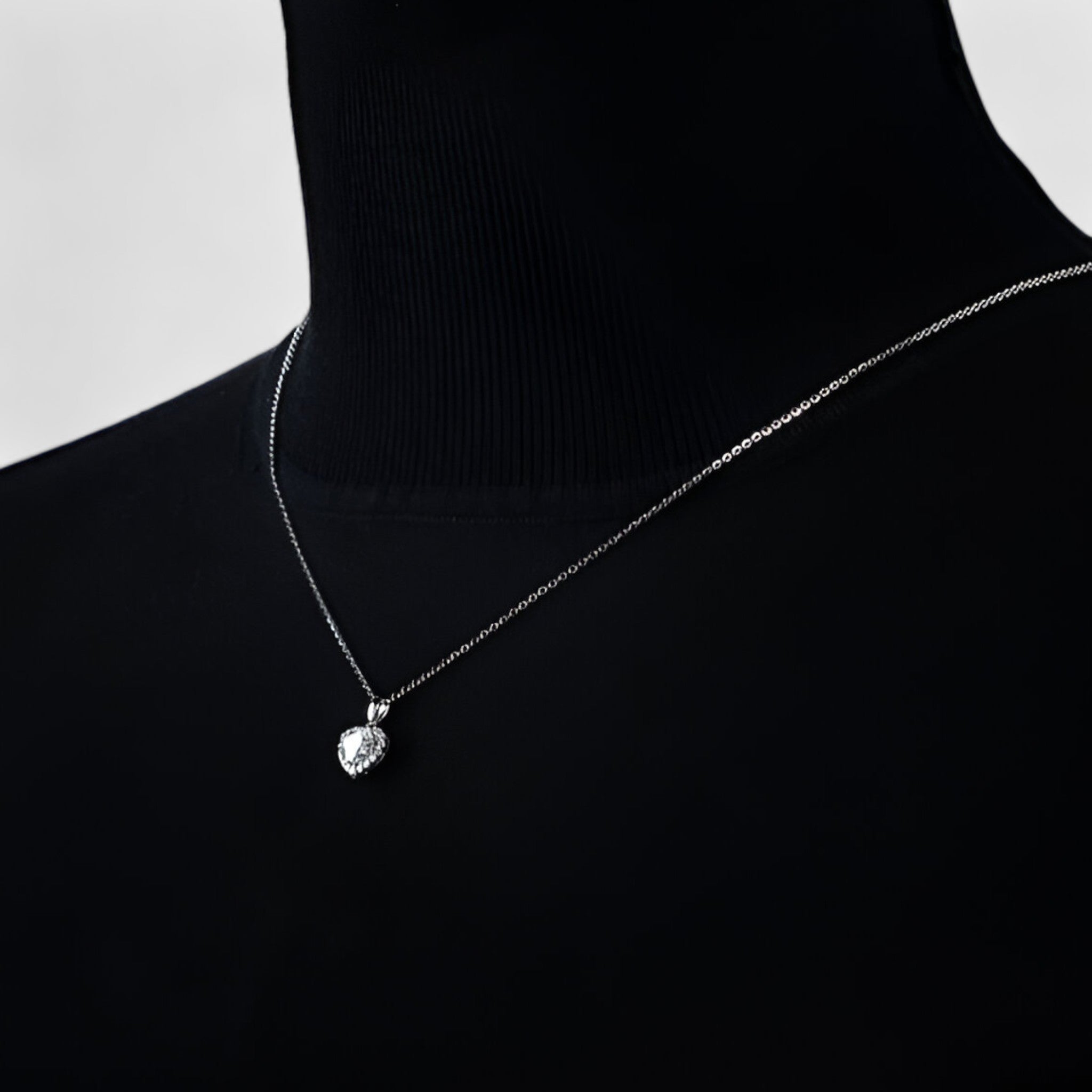 Moissanite-Herzanhänger-Kette - Feiern Sie ewige Liebe - - HEART | Moissanite-Herzanhänger-Kette - Feiern Sie ewige Liebe - €25 - Concept Frankfurt