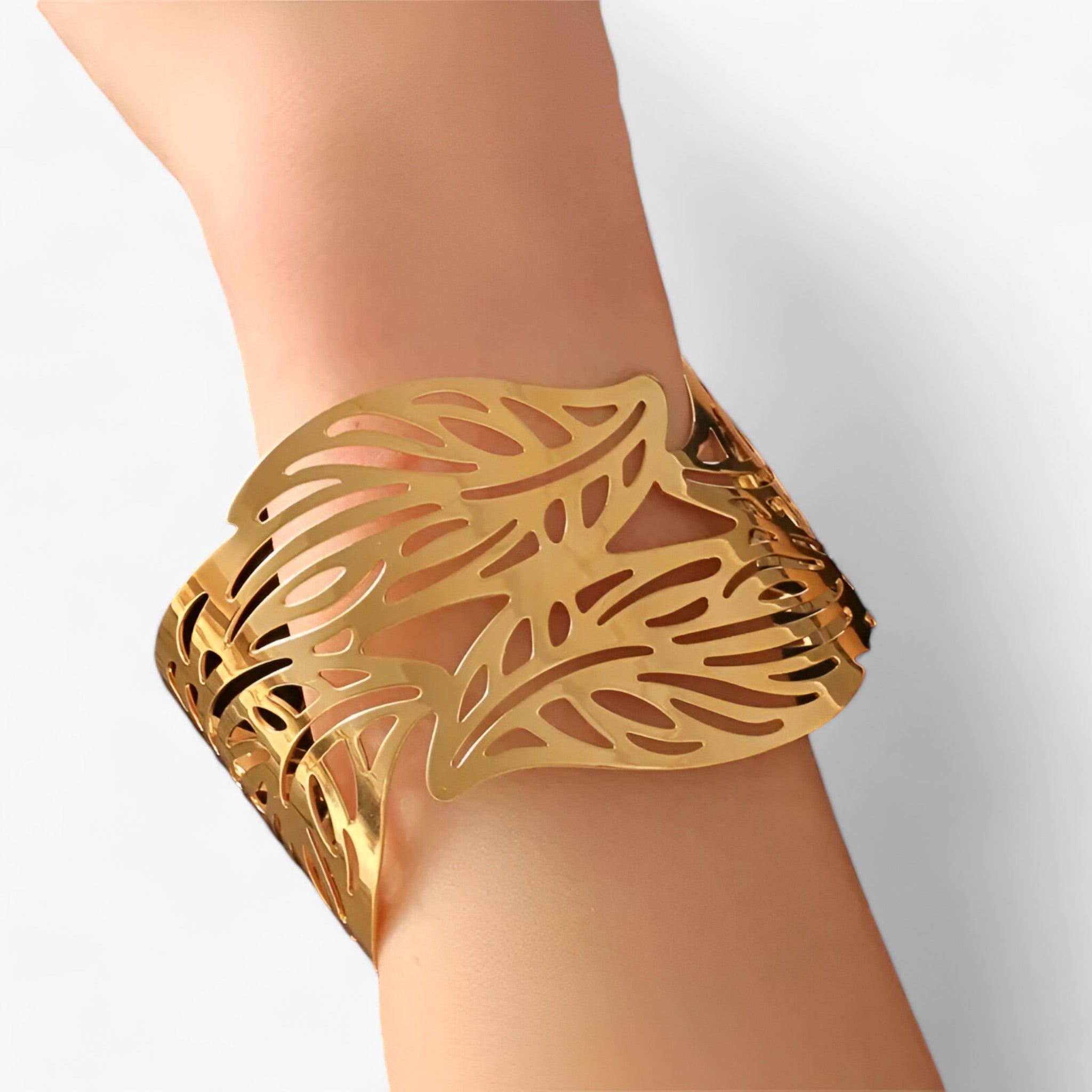 Armband aus Edelstahl mit Blattmotiv - Verleiht Ihrem Alltag Eleganz - - Armband aus Edelstahl mit Blattmotiv - Verleiht Ihrem Alltag Eleganz- €25 - Concept Frankfurt