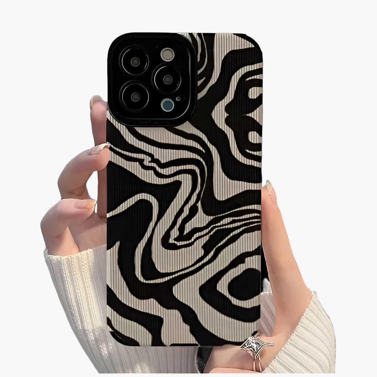 Zebra-Streifen | iPhone-Hülle - Wellenförmiges Design - - Zebra-Streifen | iPhone-Hülle - Wellenförmiges Design - €25 - Concept Frankfurt