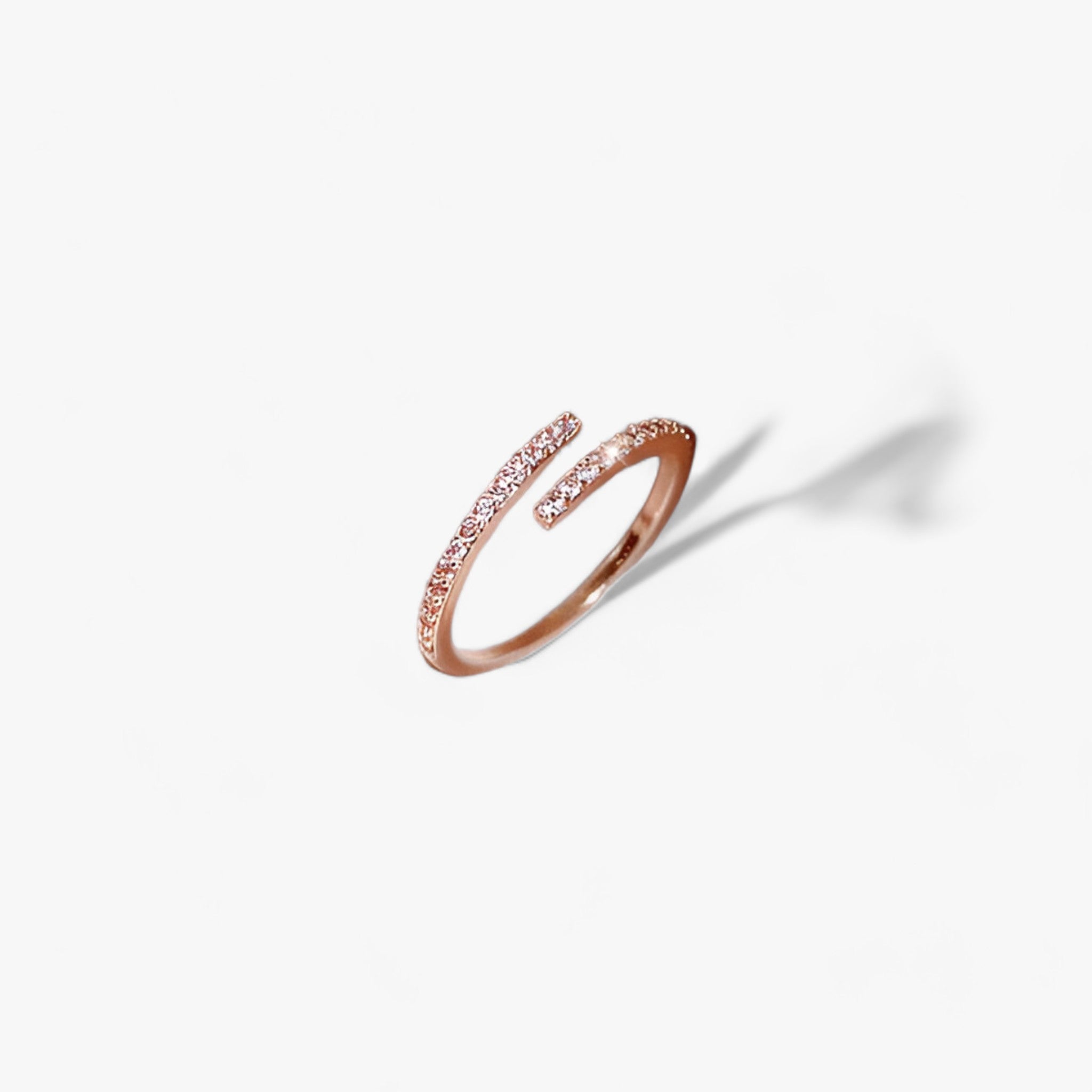 Dünner Ring - Schlichte Raffinesse - - Dünner Ring - Schlichte Raffinesse - €25 - Concept Frankfurt